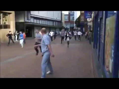 50+ EDL Vs 30+ Muslim Youths In Birmingham - EDL Run Out Of Brum