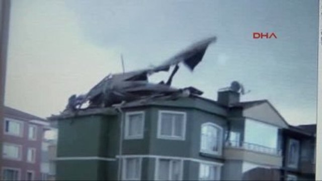 Yozgat'ta Şiddetli Rüzgar Çatıları Uçurdu