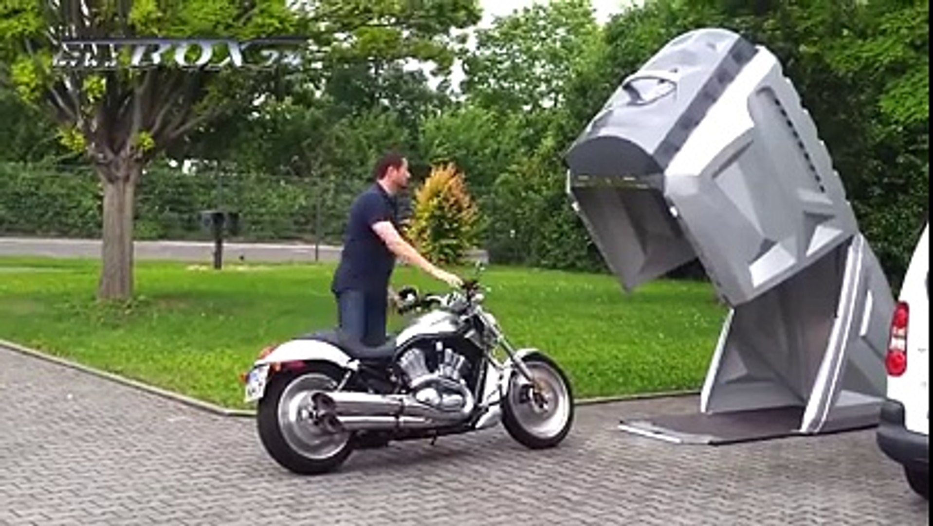 ⁣Amazing Bike Garage