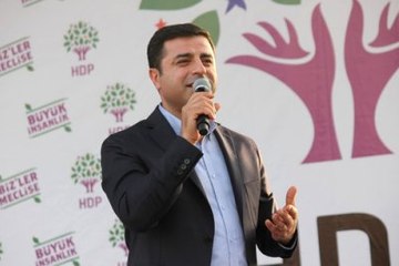 Demirtaş: 'Kimlere Teslim Ettiniz O Silahı?' Diye Soracak Bir Savcı Yok Mu?