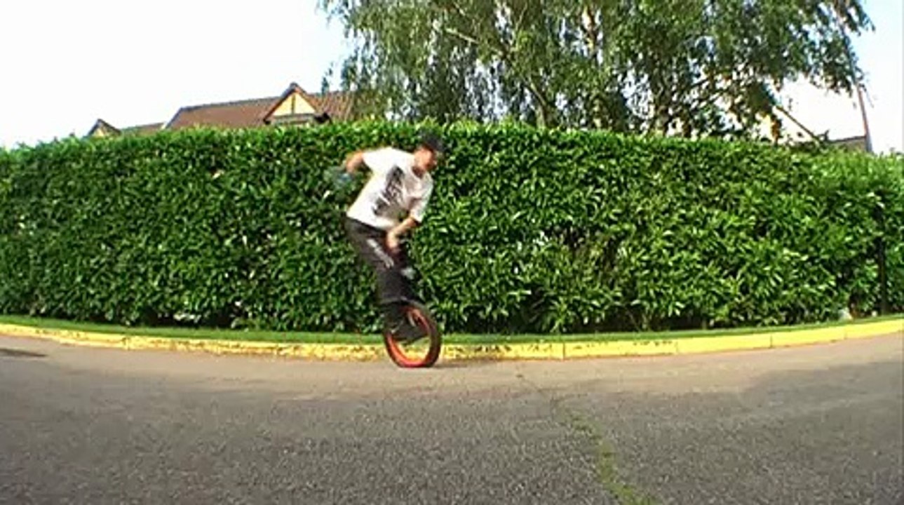 KOXX - ONE - Flat trip II - Fluck video competition