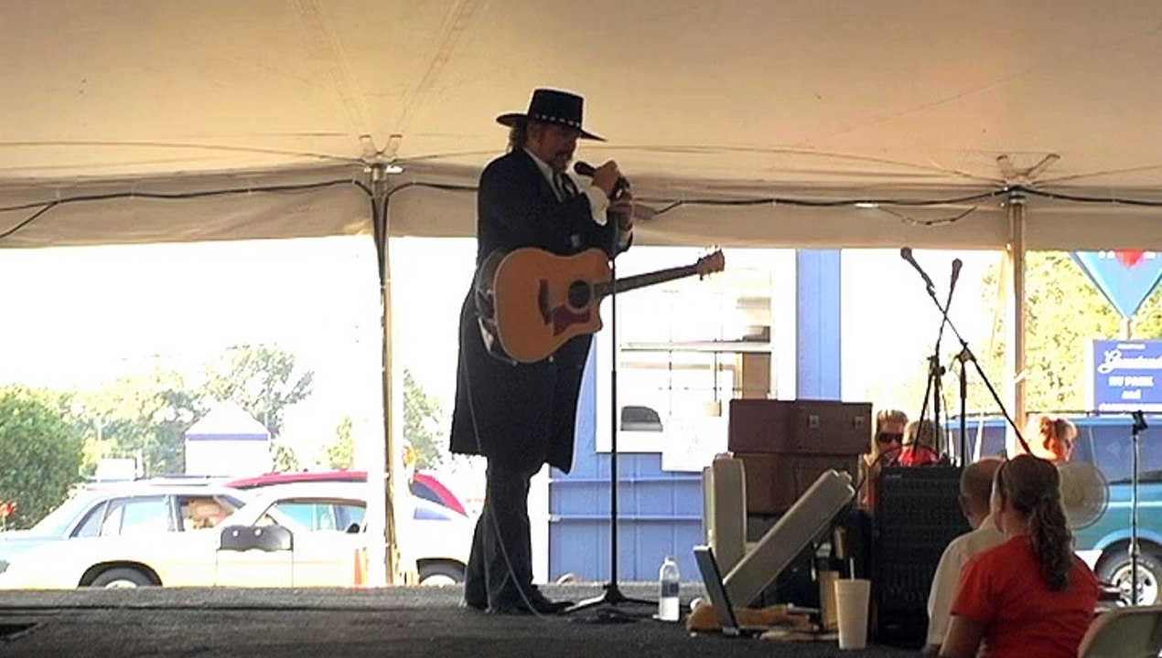 Buddy Jewell sings 'Jesus Elvis and Me' at Elvis Week 2011