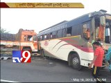 4 injured as Private bus hits lorry in Mahabubnagar