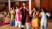 Beautiful Wedding Mehndi Dance On Song Bachna Ae Haseeno