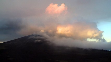 La Réunion: le Piton de la Fournaise en éruption