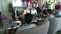 Cannes: le commissaire Oettinger rencontre des réalisateurs