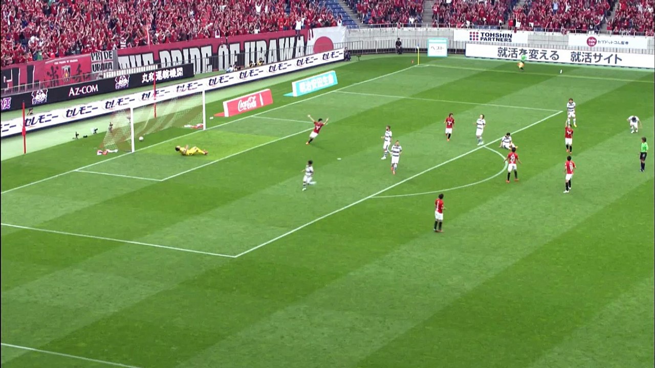 J-League: Japanischer Schlenzer Marke Robben