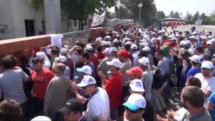 Bursa?da Otomotiv İşçilerinin Eylemi Devam Ediyor