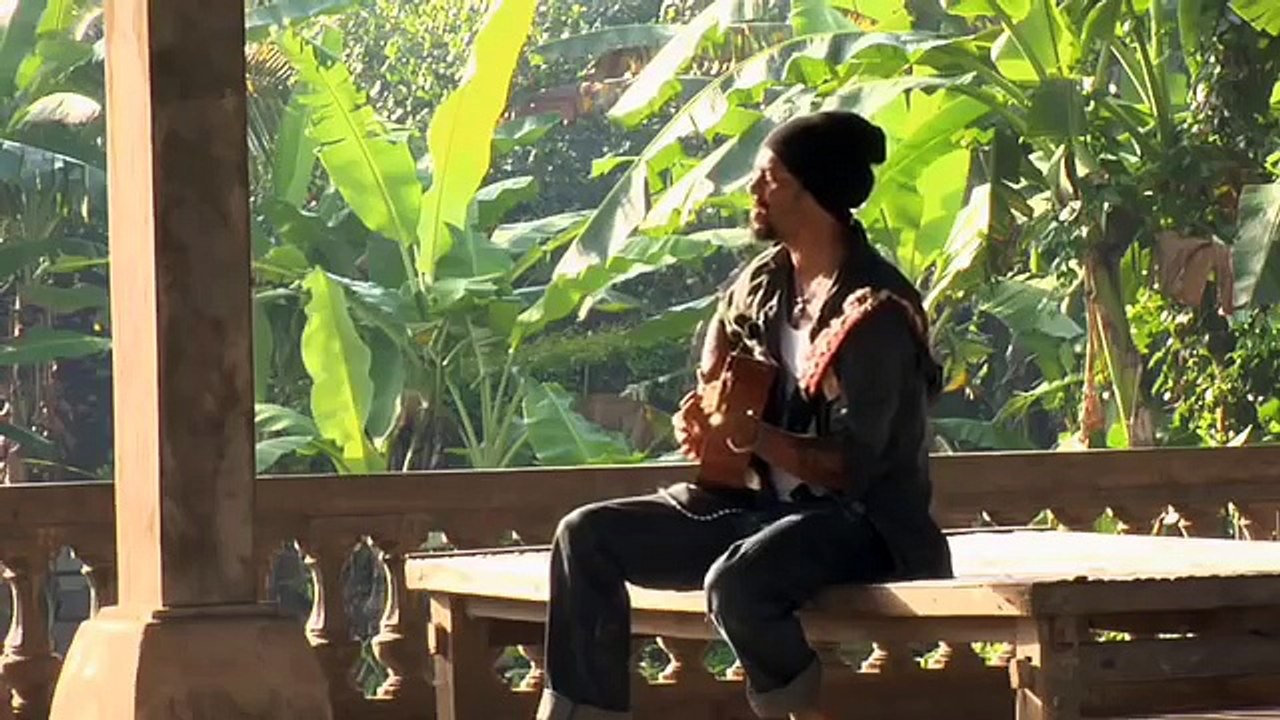 Michael Franti: Hey World (Don't Give Up)