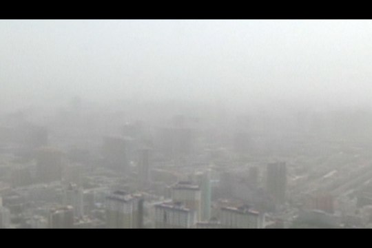 Une tempête de sable paralyse une ville de Chine