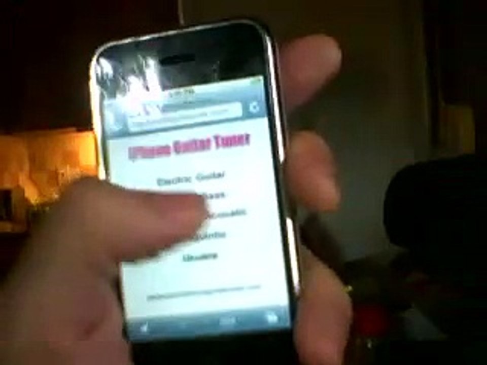 iPhone Guitar Tuner by MacQuinho.com