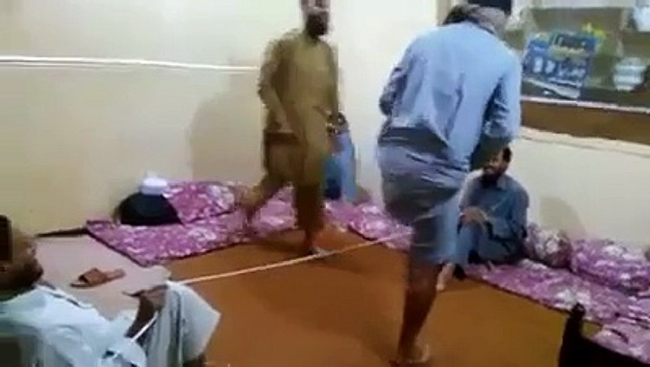گرم گرم شغل ہاتھ چڑھ گیا جی ضرور ویکھو