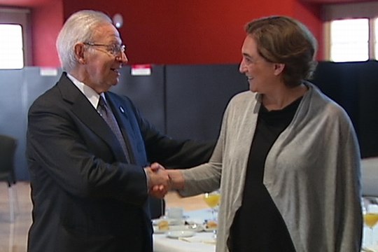 Colau sancionará a los bancos con pisos vacíos