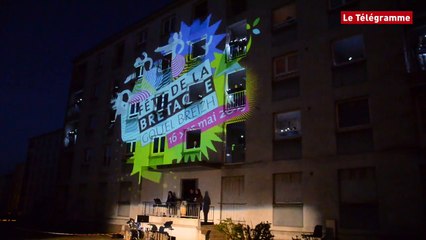 Saint-Brieuc. Cité Waron. Un hommage en musique  et en lumière du bâtiment F