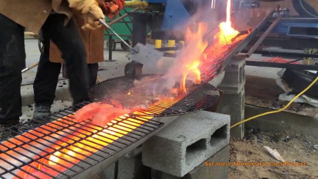 Cuir des steaks sur de la lave...