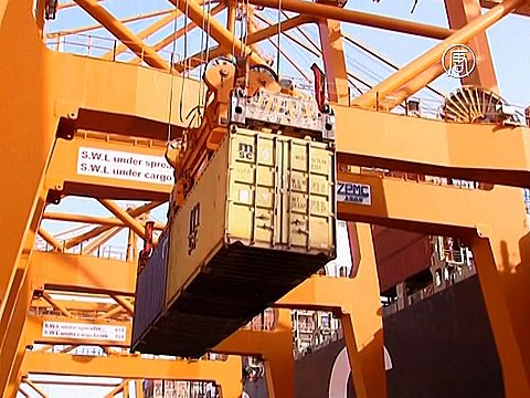 Крупнейший порт Греции выставили на продажу