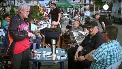 Makedonya'da hükümet karşıtlarından oturma eylemi