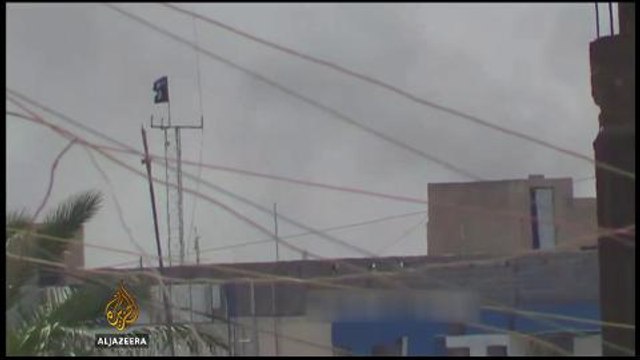 Thousands displaced by ISIL fighting in Ramadi