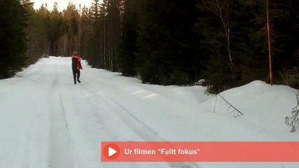 Il hurle pour faire fuir un ours qui l’attaque