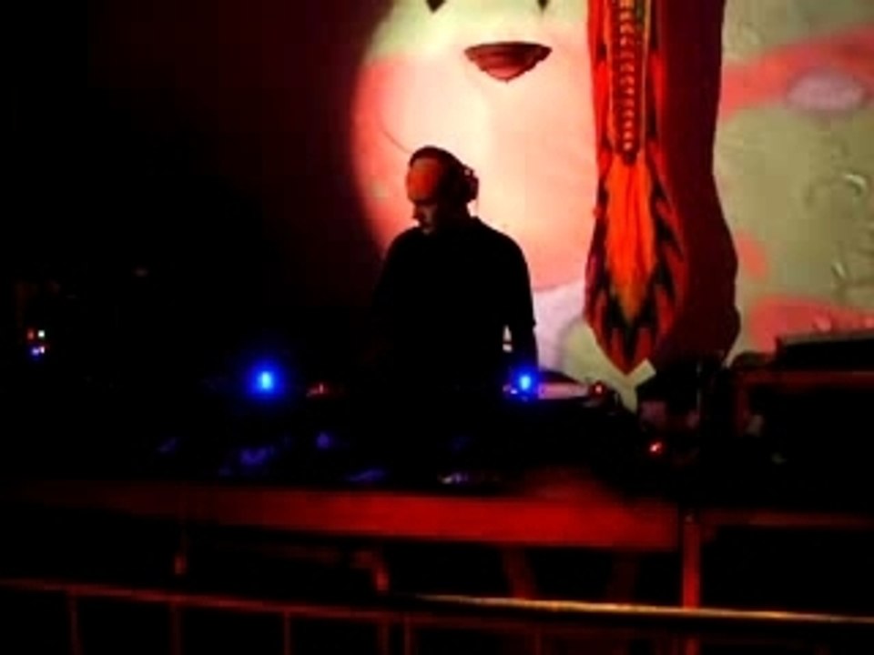 TEUF UNDERDOME 2006    TINTIN