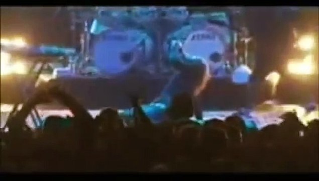 Serj Tankian Sings Classic Armenian Song Live in Concert