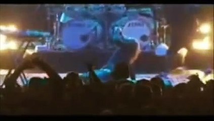 Serj Tankian Sings Classic Armenian Song Live in Concert
