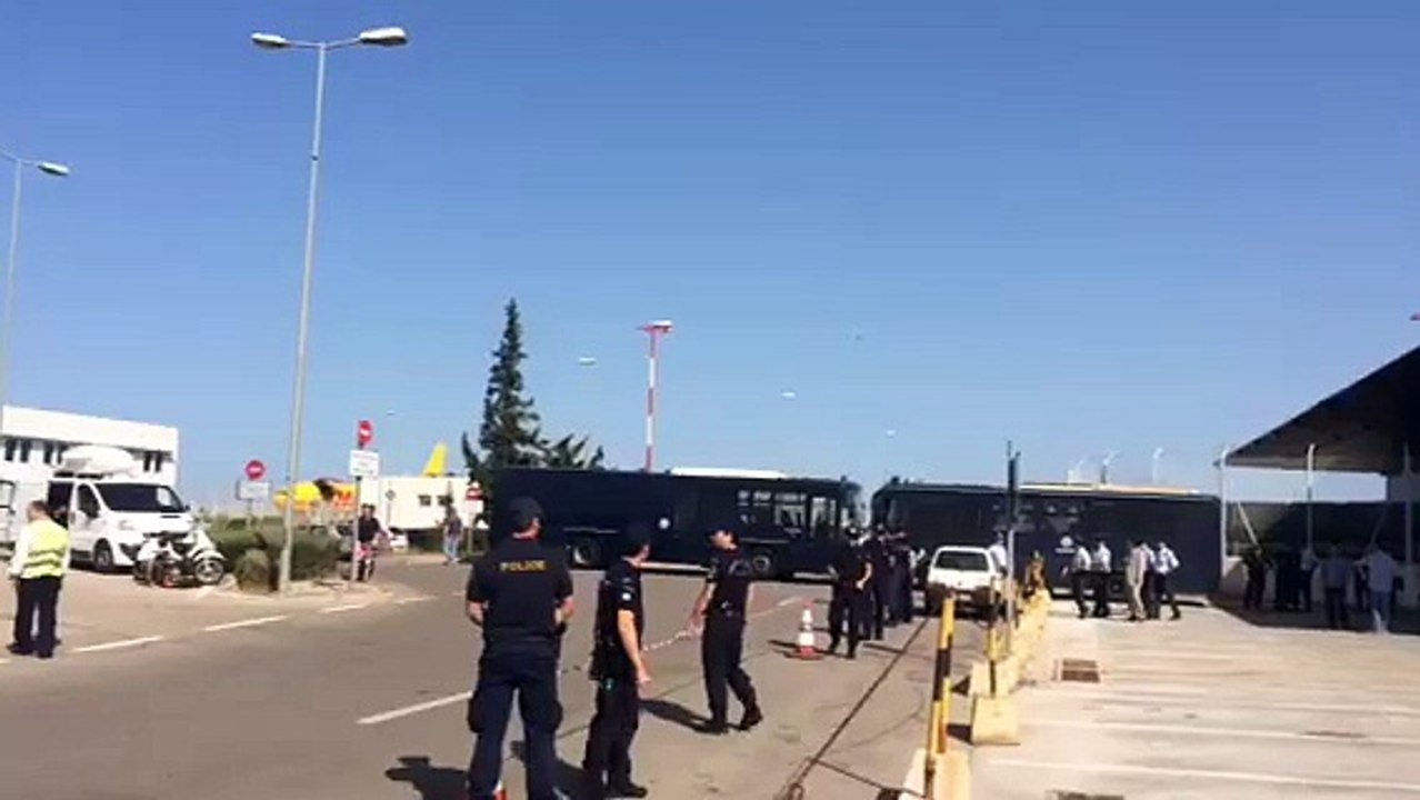 Αεροδρόμιο "Ελ. Βενιζέλος": Υποδοχή ομάδας μπάσκετ Ολυμπιακού.