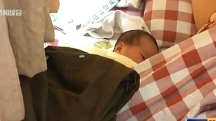 İnternet Kafede Doğum Yaptı, Oyun Oynamaya Devam Etti!