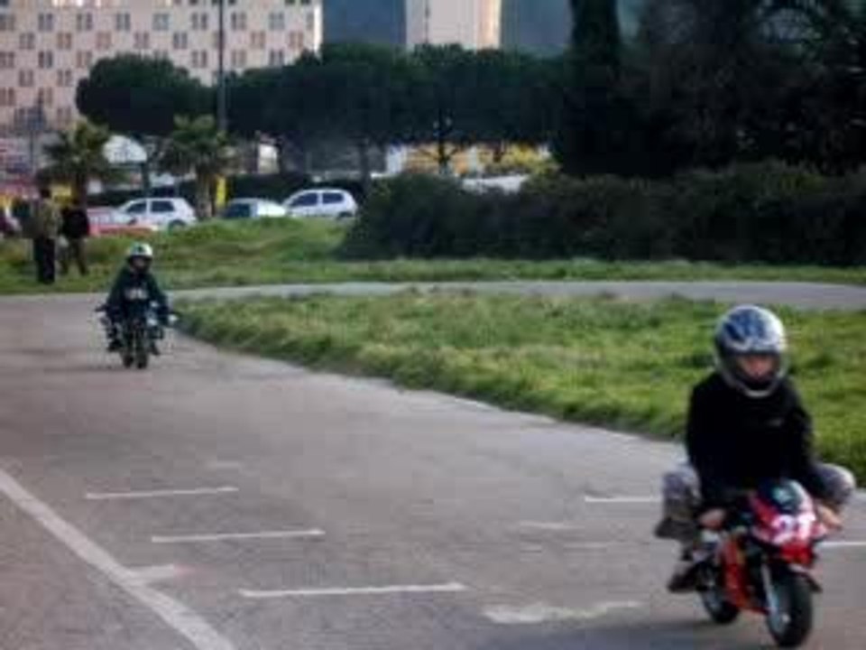 pocket bike sur circuit