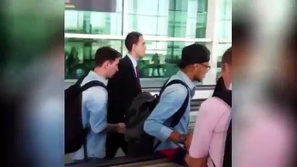 Lionel Messi negó firmarle un autógrafo a una persoa de mayor edad