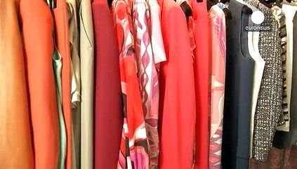 Memory mirror does away with changing room hassles