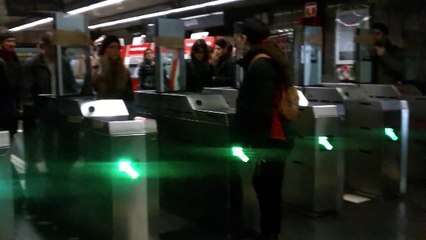 Este billete lo paga Urdangarín  !! Metro Plaça Catalunya . Barcelona 01-02-2012