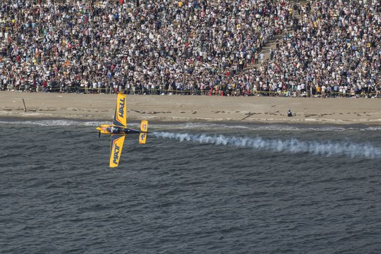 Red Bull Air Race 2015 Hits the Skies of Chiba Japan