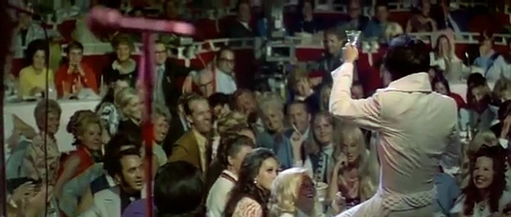 Elvis Walks through crowd