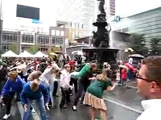 Team 6 Closeup - Splash Dance on Fountain Square