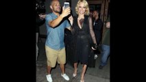 Oops ! Pamela Anderson nous montre ses seins, encore !