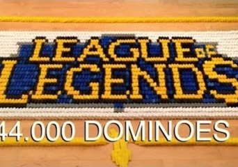 Artists Pay Tribute to League of Legends With 44,000 Dominoes