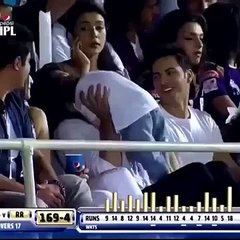 watch-video--Shah-Rukh-Khan-makes-AbRam-dance-to-Ooh-La-La