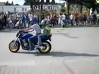 SUZUKI GSR 600 vs HONDA  CBR 1000rr & HORNET 600 & CBR 600 F2 F4i;) Moto-fun The slowest rider...
