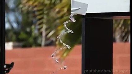 Water and sound consisting of a perfect show