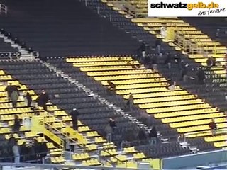 Descargar video: 100 Jahre BVB-Freiburg Choreo zum 100. Geburtstag von Borussia Dortmund BVB - SCF Video Atmo