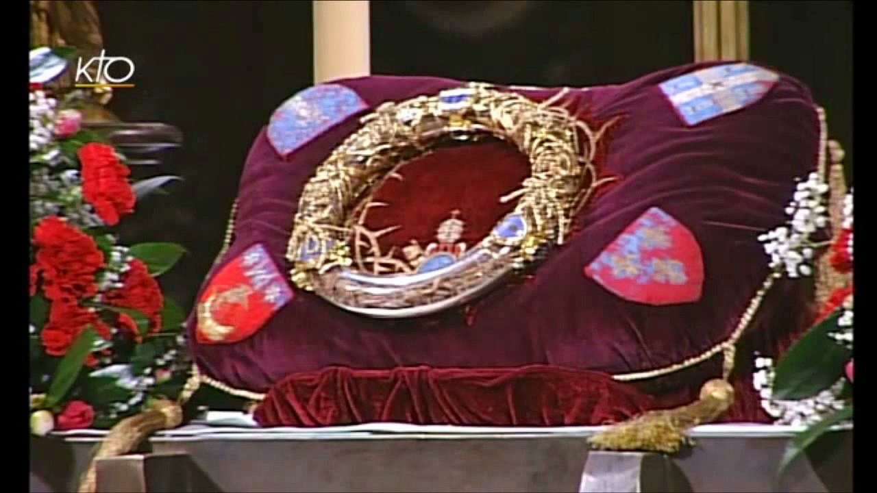 ✥ La vraie COURONNE du CHRIST ! (Chant "Ô Croix dressée sur le monde, Croix de Jésus-Christ") ✥