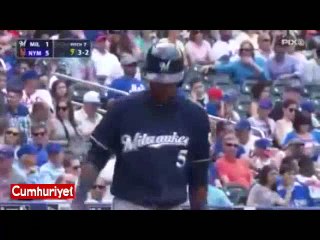 30 bin kişinin önünde sevgilisini taciz etti