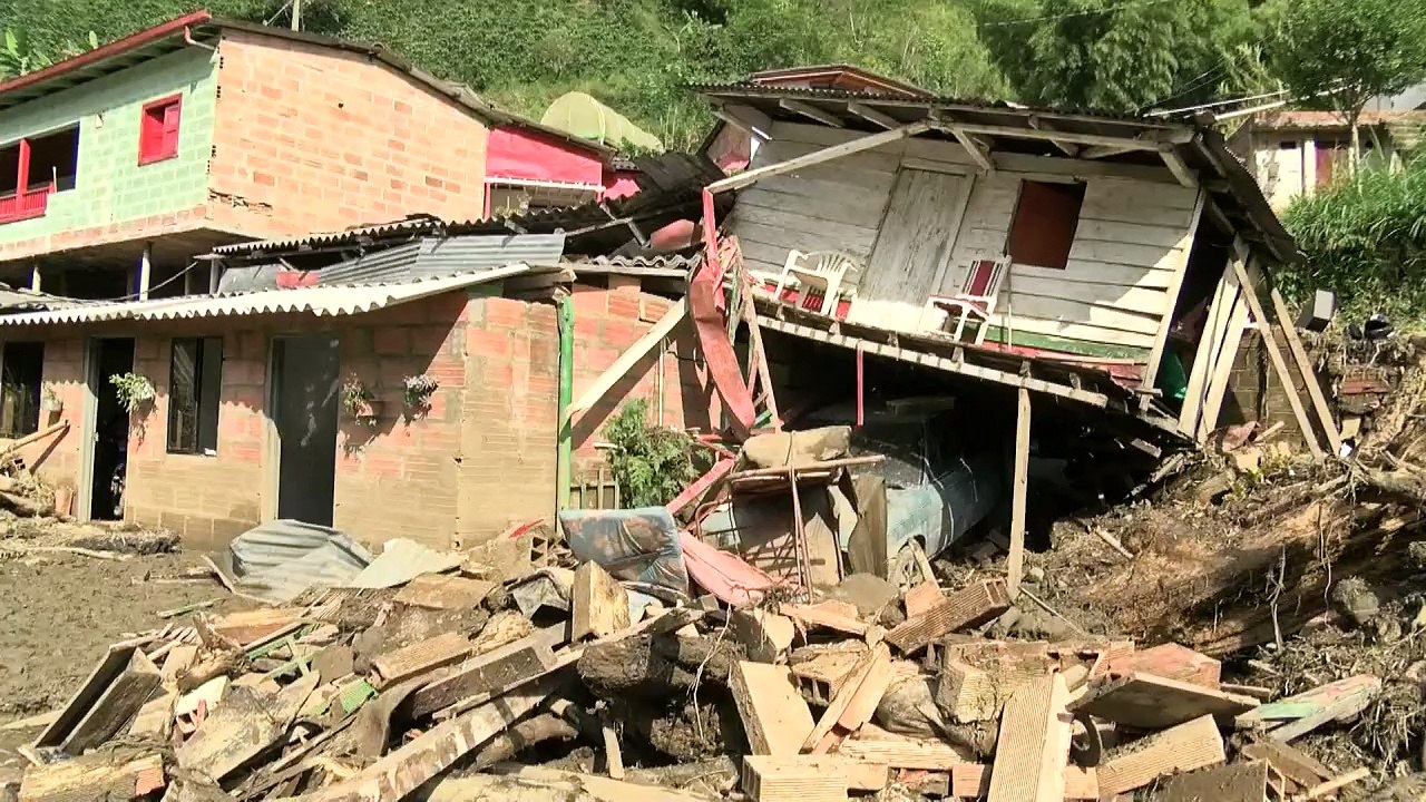 Überlebende nach Erdrutsch in Kolumbien unter Schock