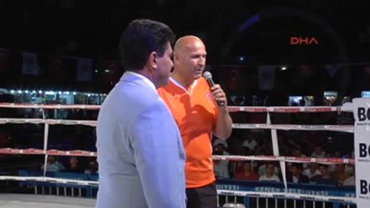 Antalya Kick Boks Yıldızları Kemer'de Ringe Çıktı