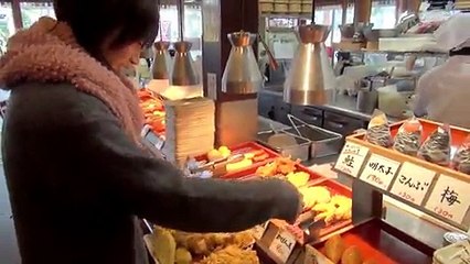 Une Japonaise mange une  quantité de nourriture hallucinante !!