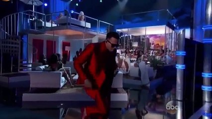 Chris Brown Debuts Daughter Royalty Billboard Awards 2015