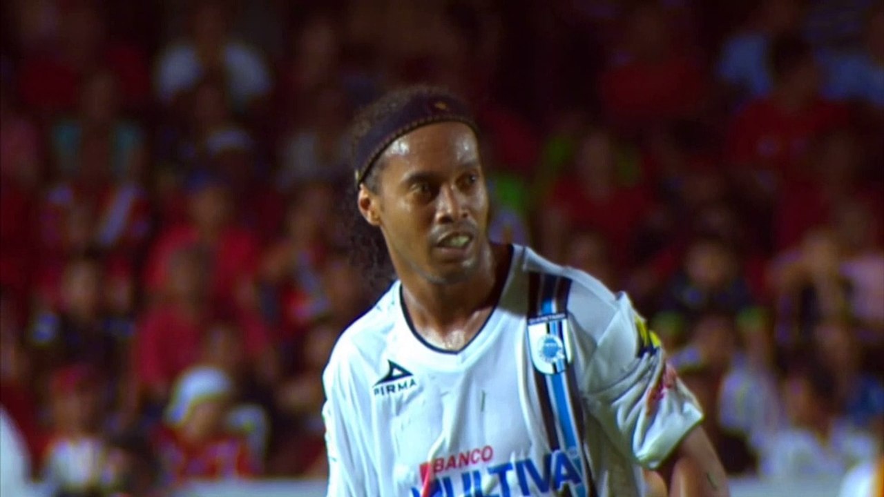 Liga MX: Flutschfinger! Ronaldinho darf lachen