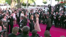 Méla­nie Laurent, Char­lotte Lebon, Pierre Niney: montée des marches - Festival de Cannes 2015