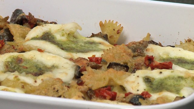 Recette de gratin de farfalles aux aubergines - Gourmand